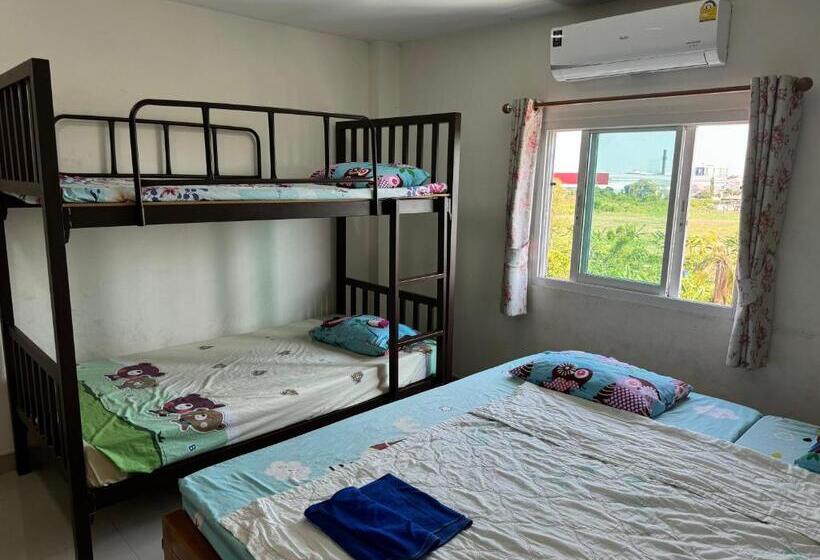 פנסיון Boom Inn