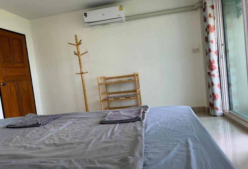 פנסיון Boom Inn