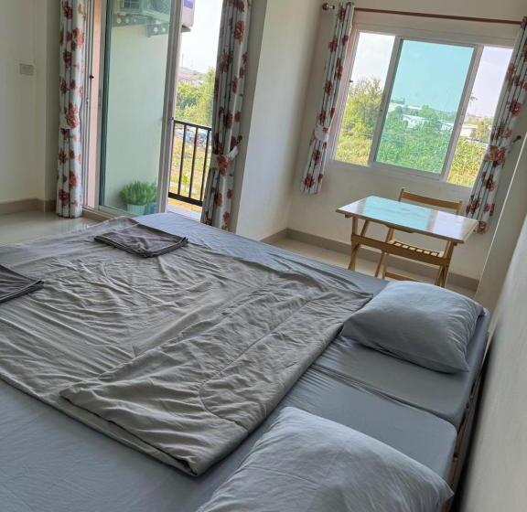 פנסיון Boom Inn