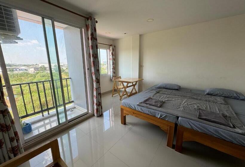 פנסיון Boom Inn