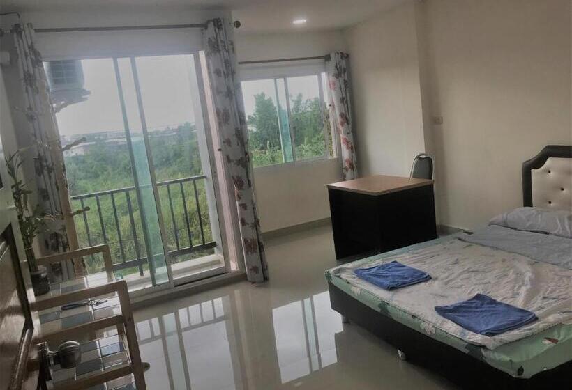 פנסיון Boom Inn