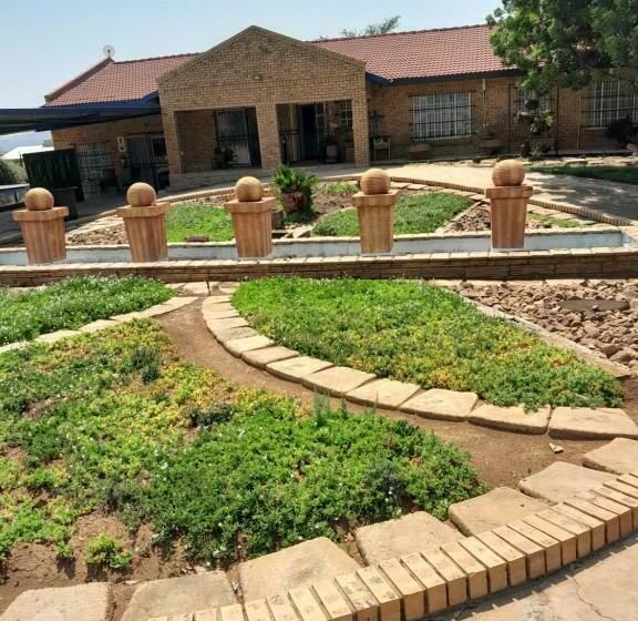 פנסיון Hadassa Guest House