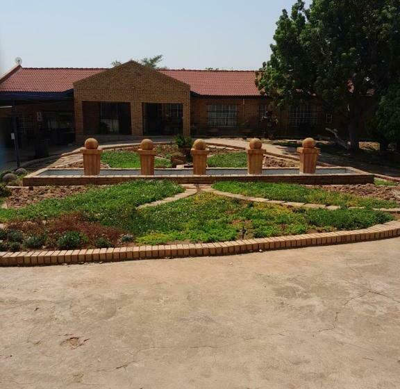 פנסיון Hadassa Guest House