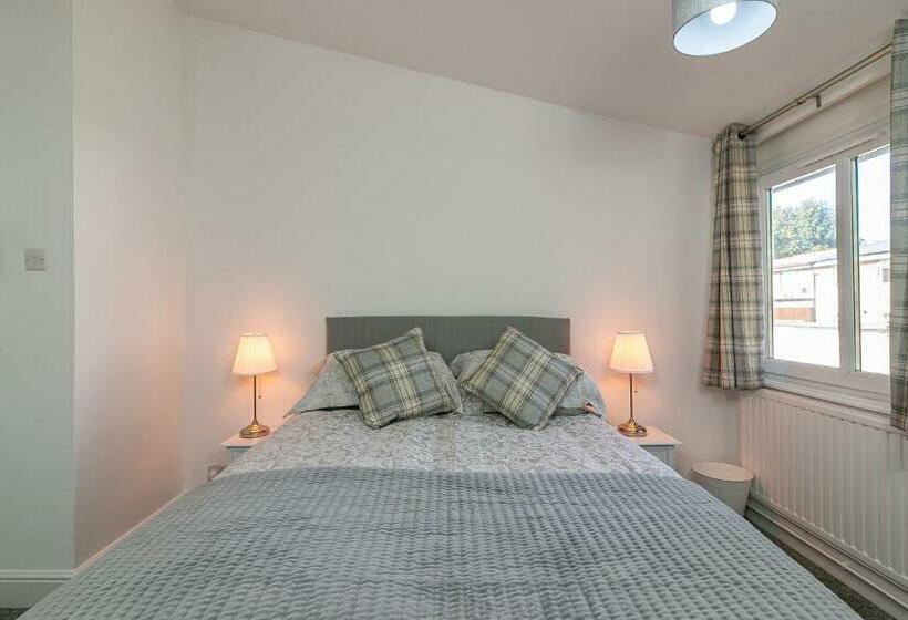 פנסיון Hillcrest Lodge