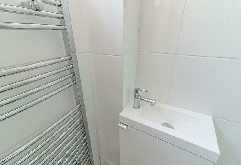 פנסיון Hillcrest Lodge