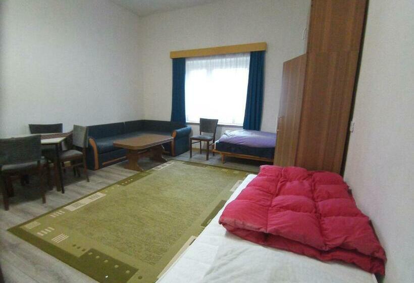 ペンション Lindenhof Waldheim