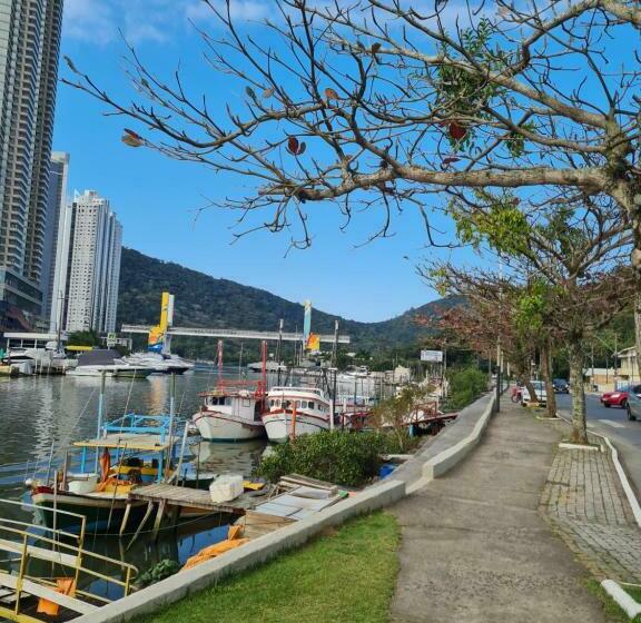 פנסיון Maika I Pousada