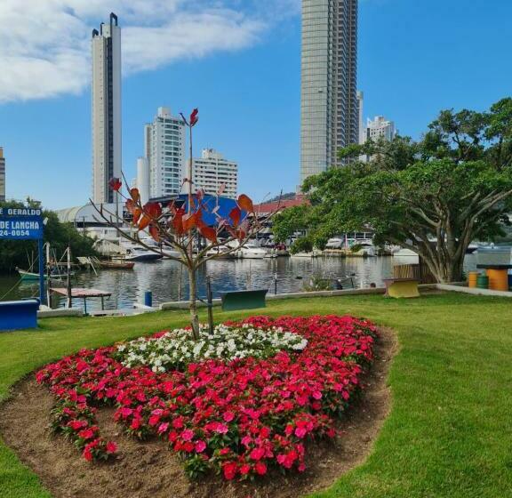 פנסיון Maika I Pousada