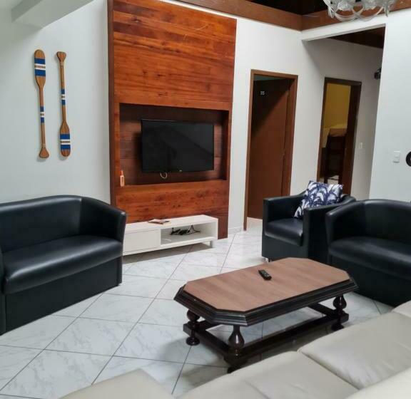 פנסיון Maika I Pousada