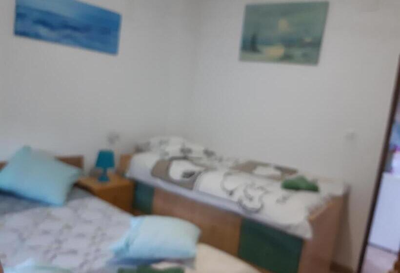 پانسیون Nice Room With Swimming Pool