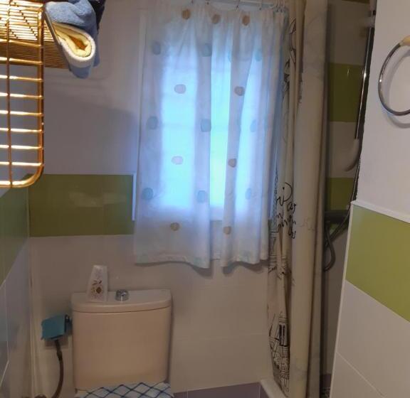 پانسیون Nice Room With Swimming Pool
