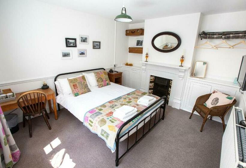 ペンション Old School Wolverton