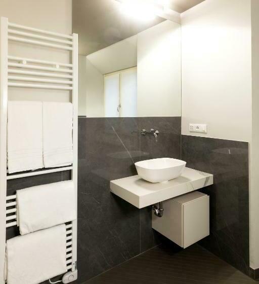 Pension (Hôtel basse catégorie) Salina Luxury Suites