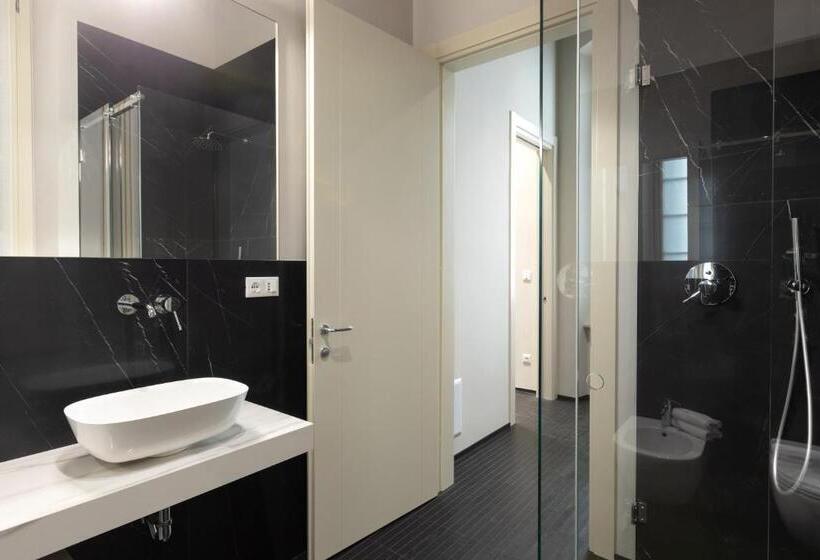 Pension (Hôtel basse catégorie) Salina Luxury Suites