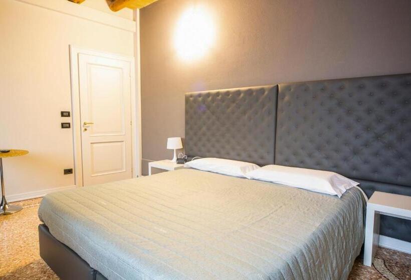 פנסיון Torre Soave   Locazione Turistica