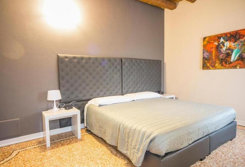 פנסיון Torre Soave   Locazione Turistica