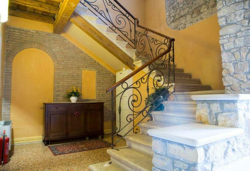 פנסיון Torre Soave   Locazione Turistica