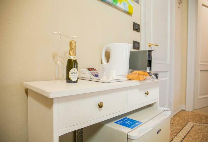 פנסיון Torre Soave   Locazione Turistica