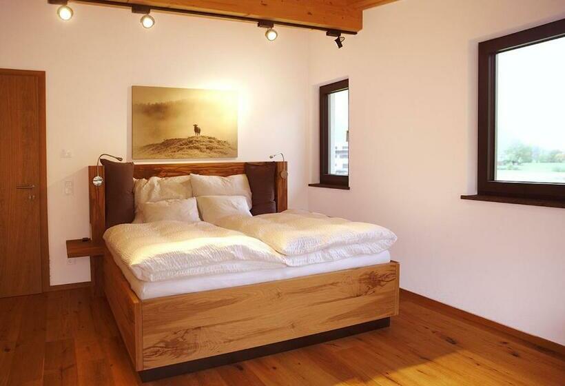 ペンション Villa Lageder