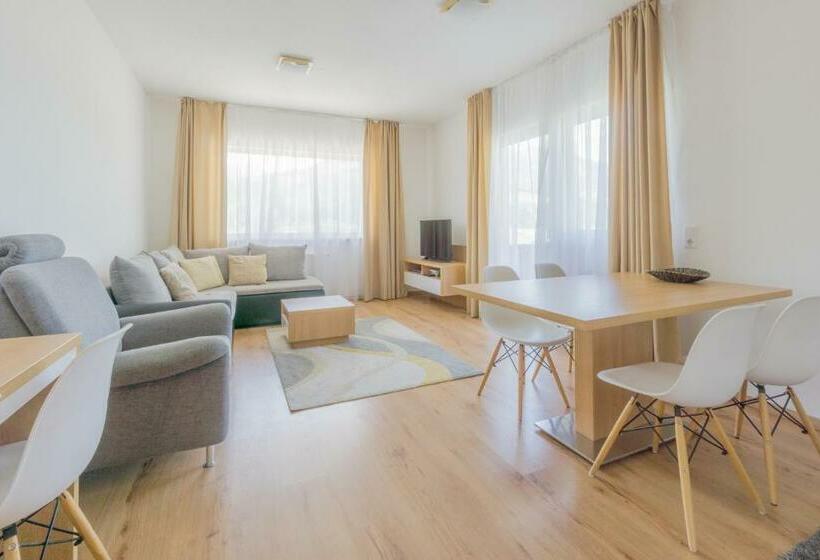 Praga Apartments & Restaurant Zell Am See Kaprun