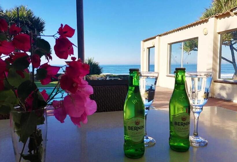 Southern Comfort On The Pool