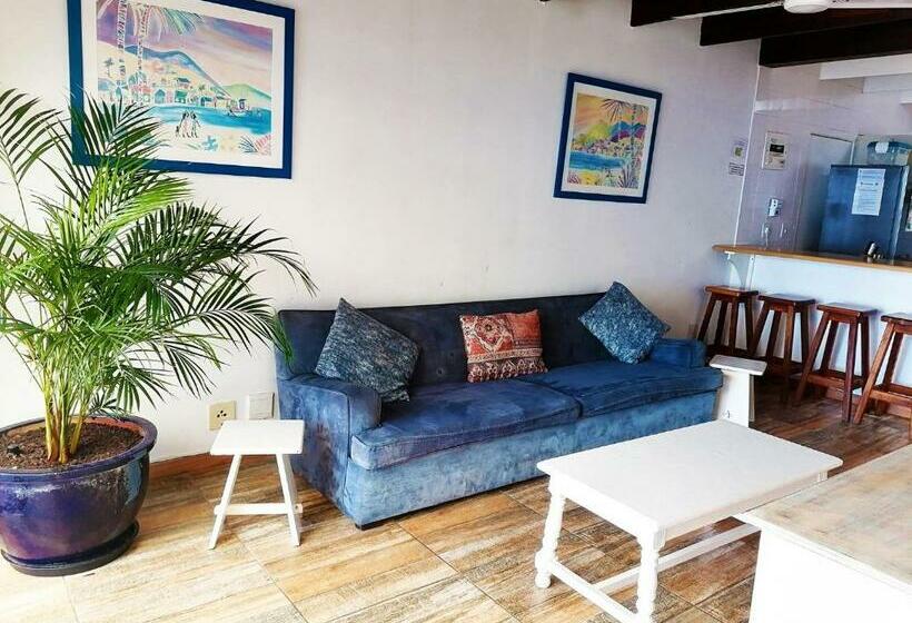 Southern Comfort On The Pool