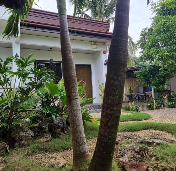 هاستل Mannah Garden Staycation Place