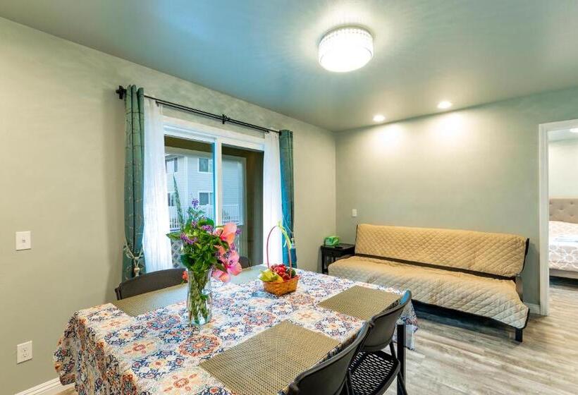 فندق صغير Ocean Breeze Inn