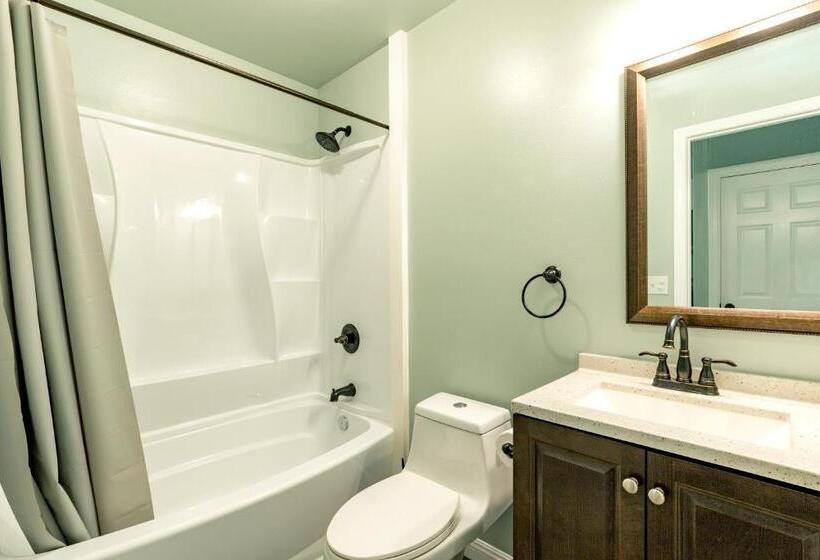 فندق صغير Ocean Breeze Inn