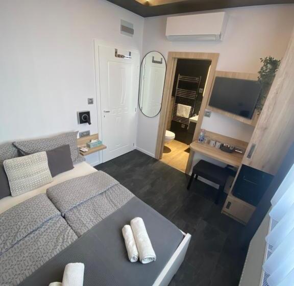 צימר Airport Almáskert Panzió