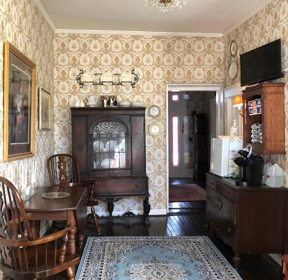 مبيت وإفطار Belmont Inn