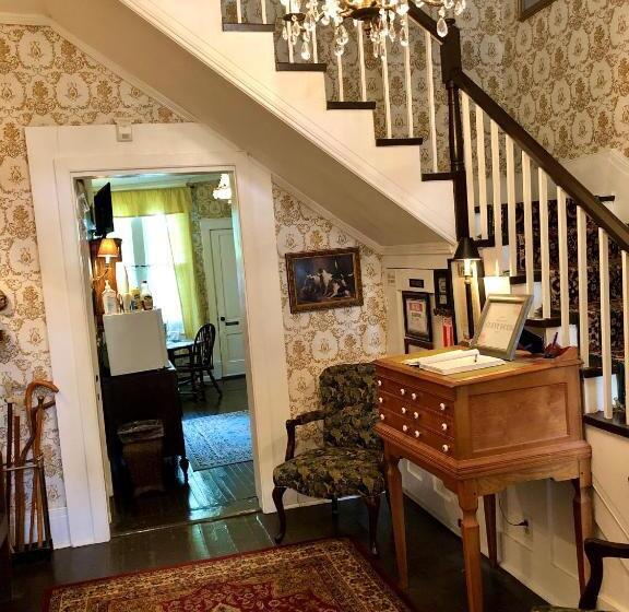 مبيت وإفطار Belmont Inn