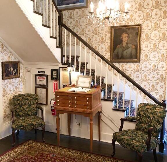 مبيت وإفطار Belmont Inn