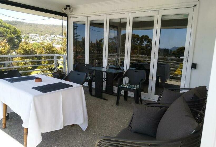 تختخواب و صبحانه C Est La Vie