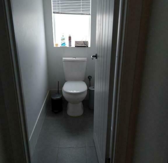 تختخواب و صبحانه C Est La Vie