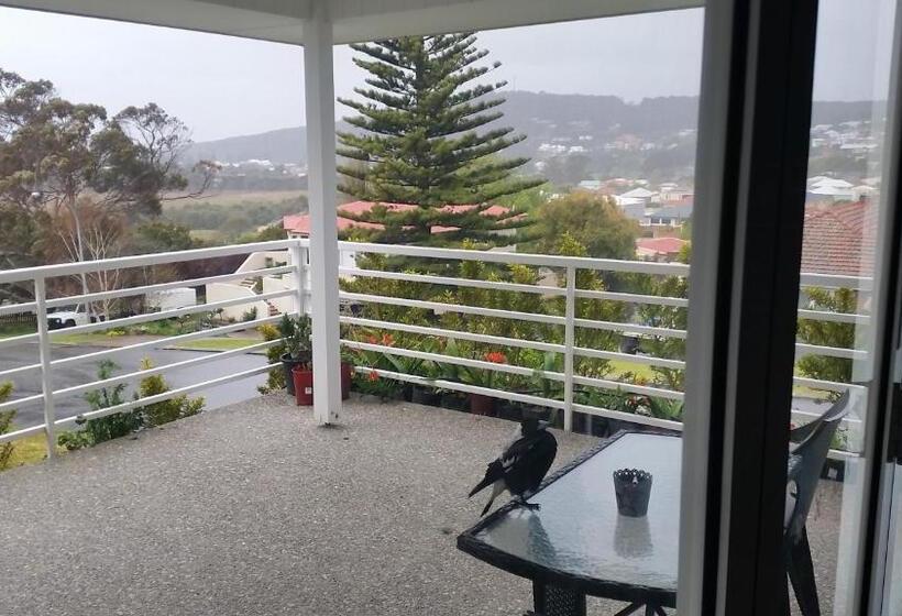 تختخواب و صبحانه C Est La Vie