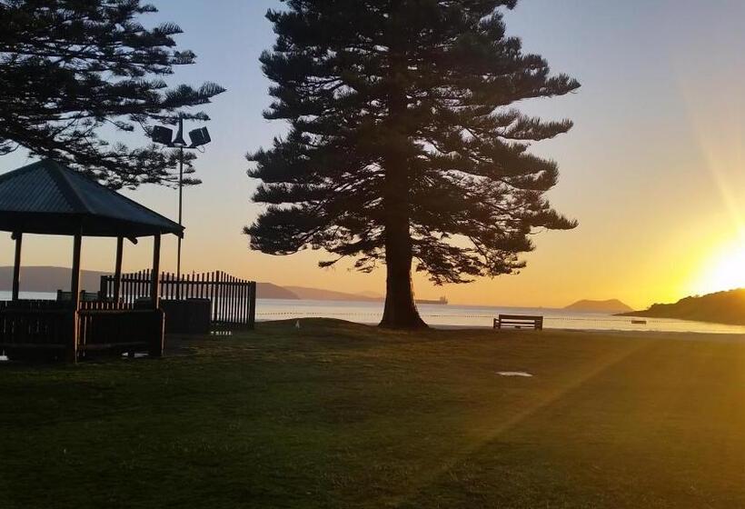 تختخواب و صبحانه C Est La Vie