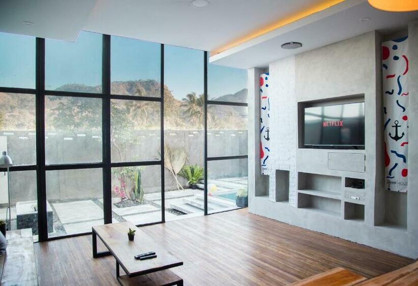 민박 Flores Passport House