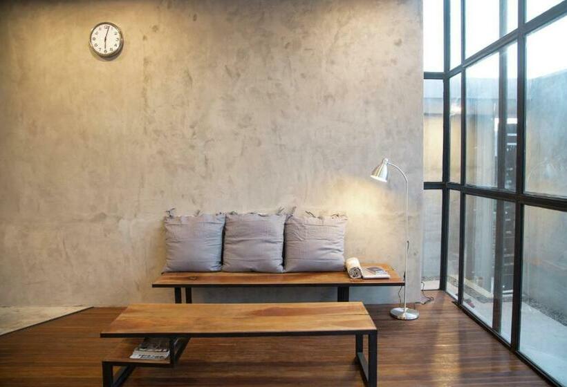 민박 Flores Passport House