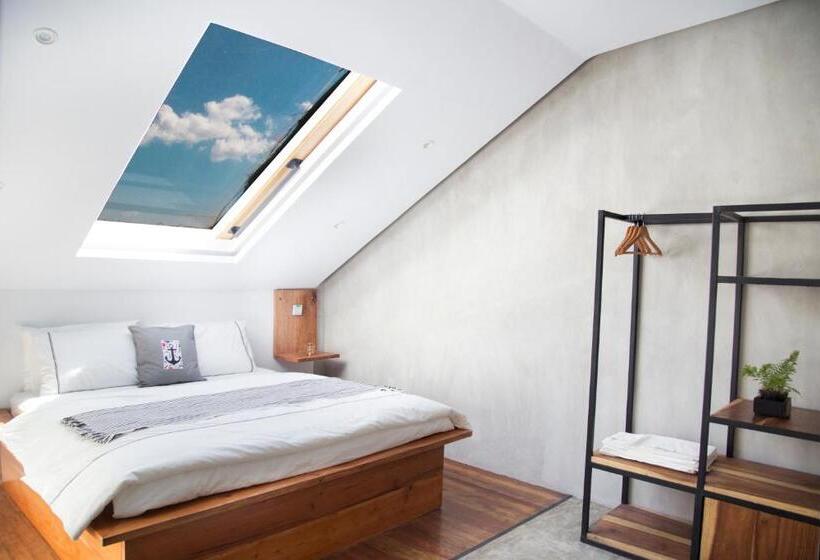 민박 Flores Passport House