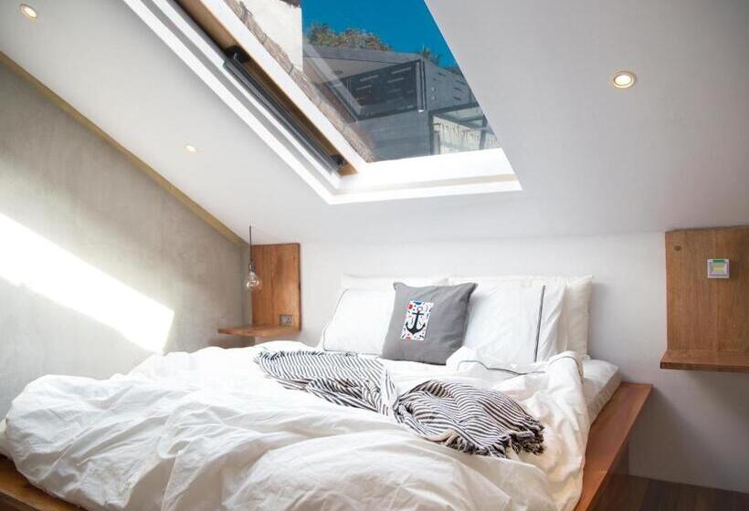 민박 Flores Passport House