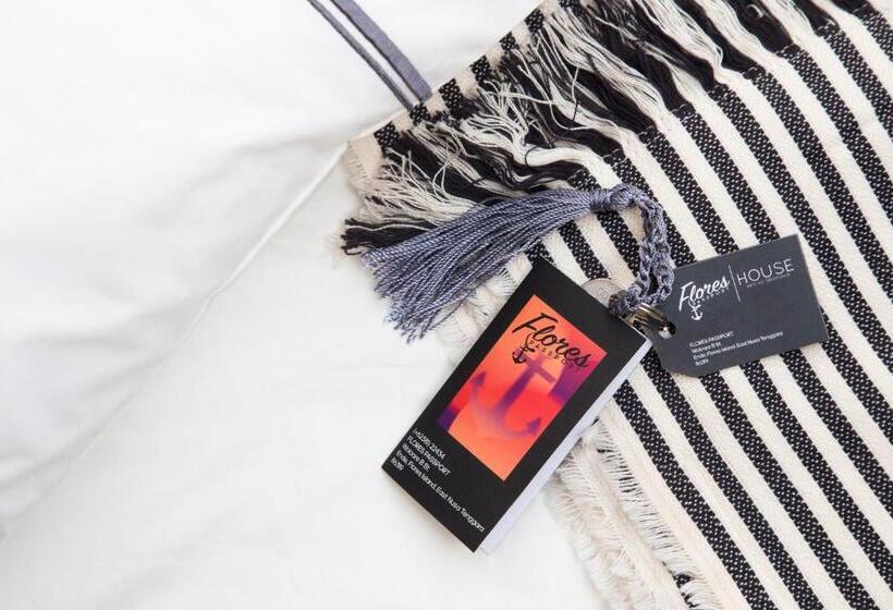 민박 Flores Passport House