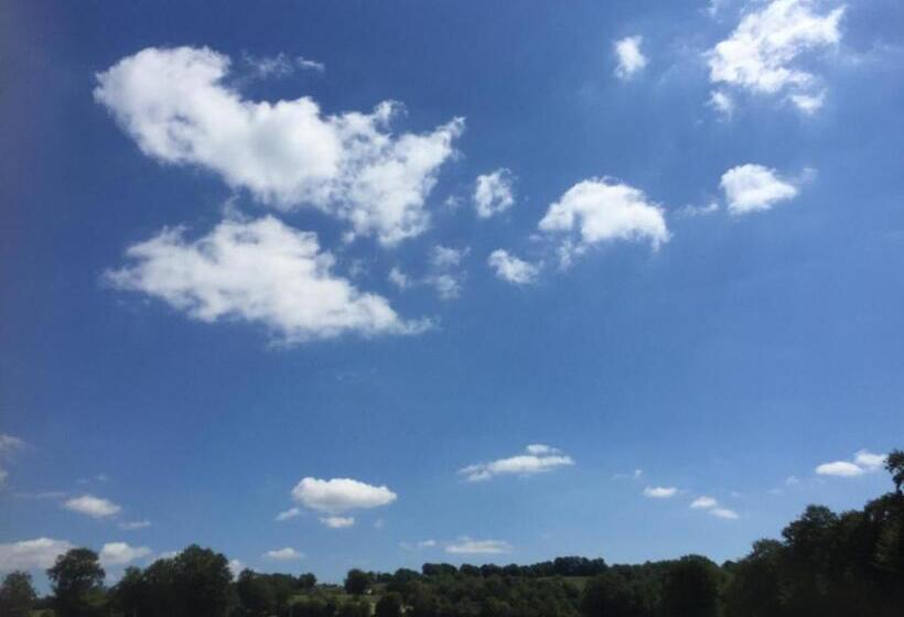 צימר La Blanche Roche