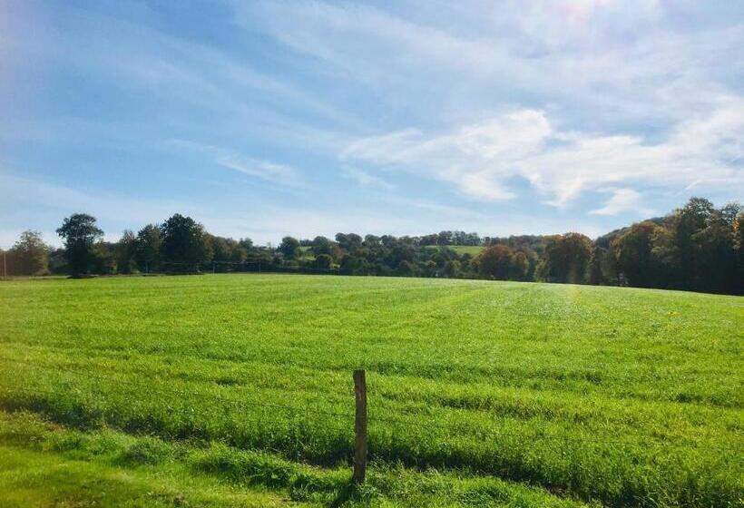 צימר La Blanche Roche