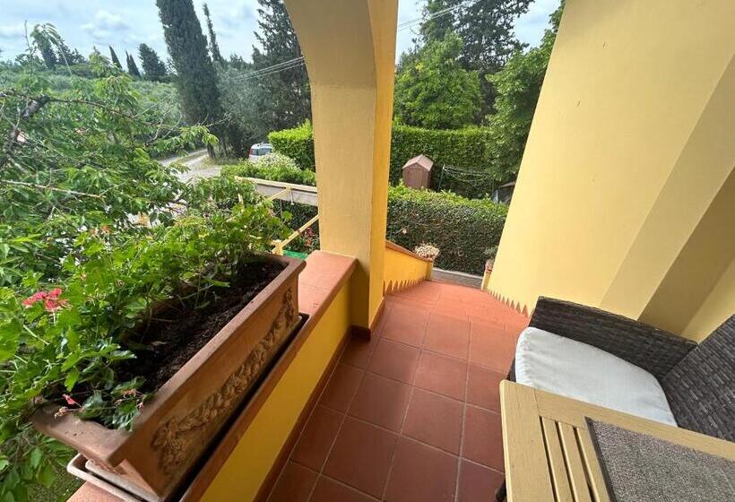 تختخواب و صبحانه La Loggia Del Ciliegio In Chianti