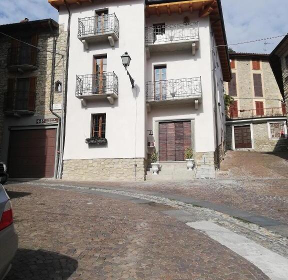 ベッドアンドブレックファースト La Montadaria