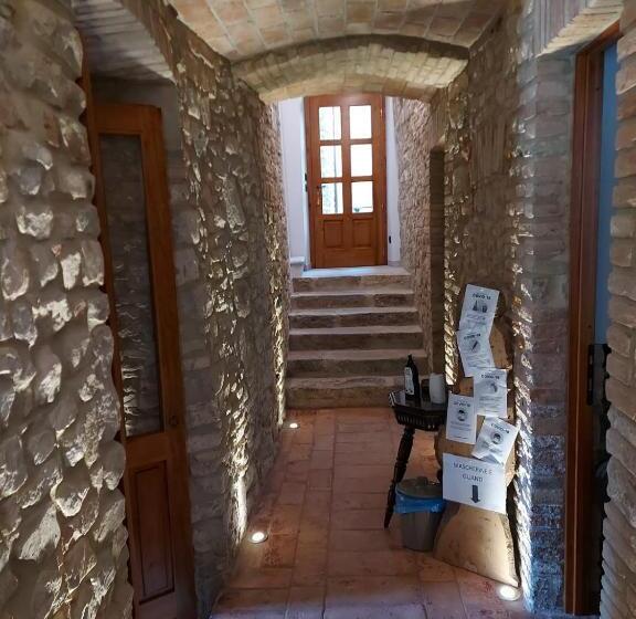 ベッドアンドブレックファースト La Montadaria