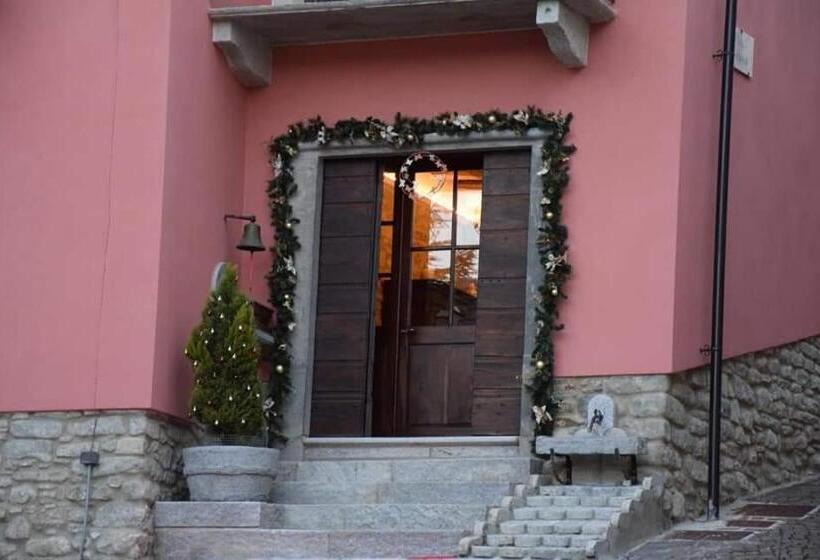 ベッドアンドブレックファースト La Montadaria