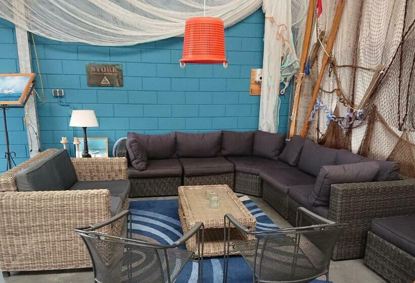 Bed and Breakfast Slaaphuisjes Lauwersmeerplezier!