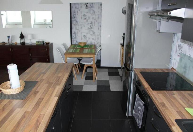 Bed and Breakfast Rooms In Shared House Saarbrucken Center